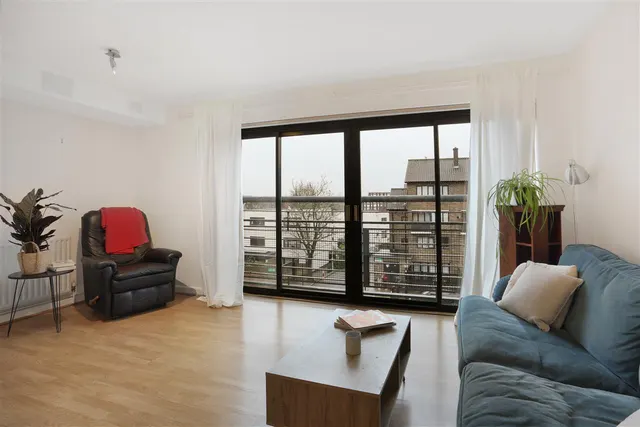 Photo 2 — Dalmeny Avenue, London
