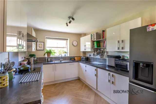 Edgbaston Drive, Retford, photo 2