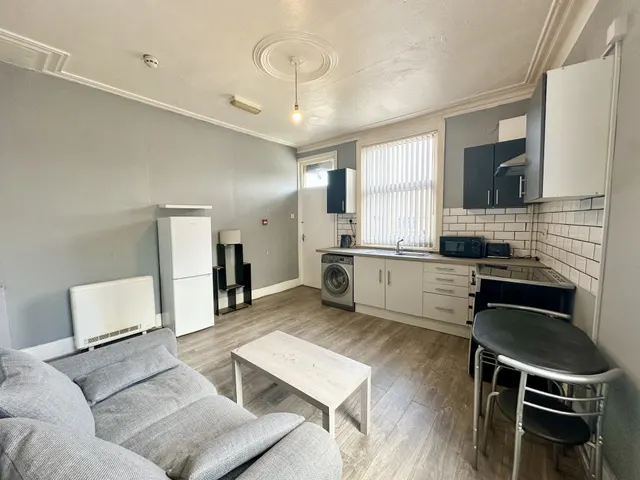 Temple Crescent, LEEDS, photo 1