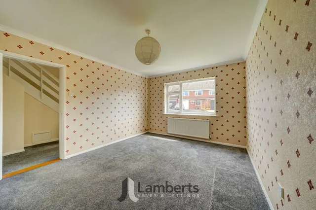 Photo 3 — 23 Churchway Piece, Worcester