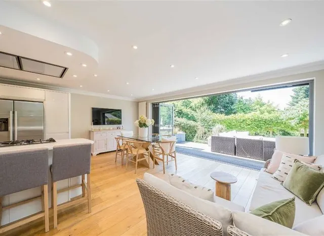 Wey Meadows, Weybridge, KT13, photo 2