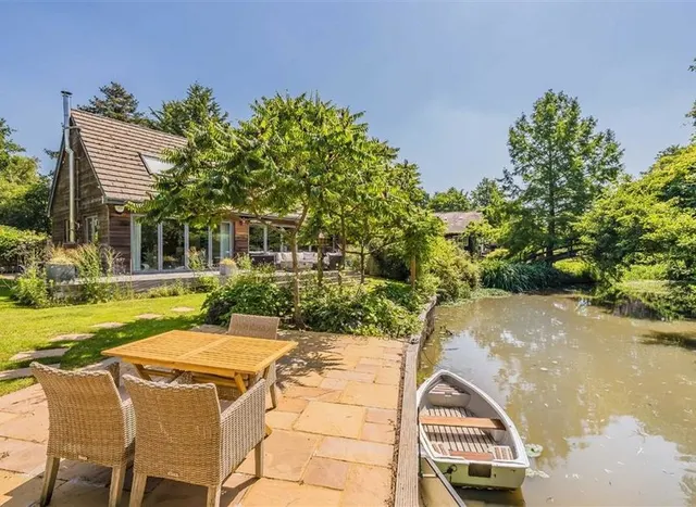 Wey Meadows, Weybridge, KT13, photo 1