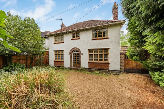 Church Road, Uxbridge, photo 1