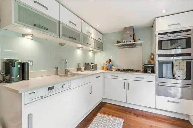 Heathfield Road, London, SW18, photo 2