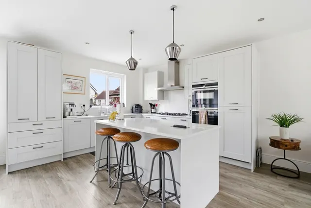 Mallard Crescent, Caddington, LU1, photo 2