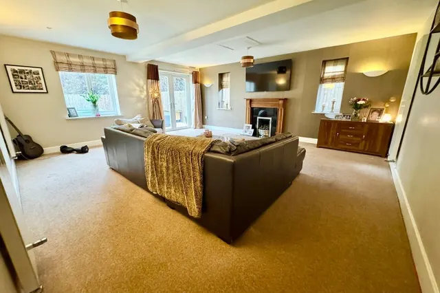 Photo 3 — Wybunbury Road, Willaston, Cheshire, CW5