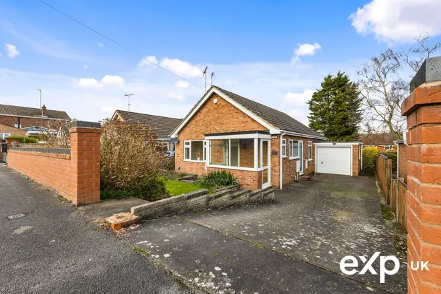Bretton Road, Ravenshead, photo 1