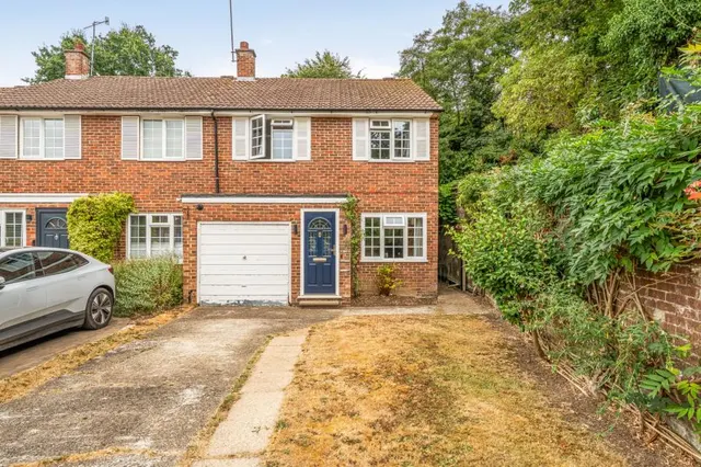 Martin Way, Woking, GU21, photo 1