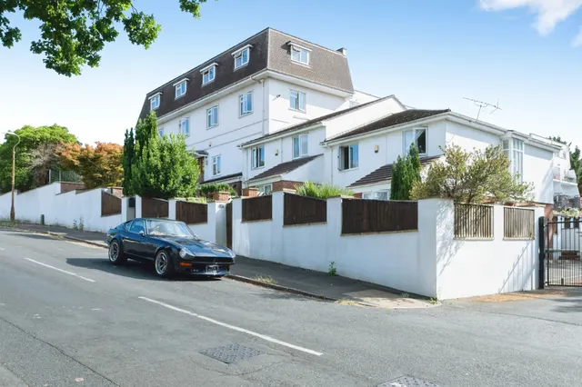 Feversham Avenue, Bournemouth, photo 1