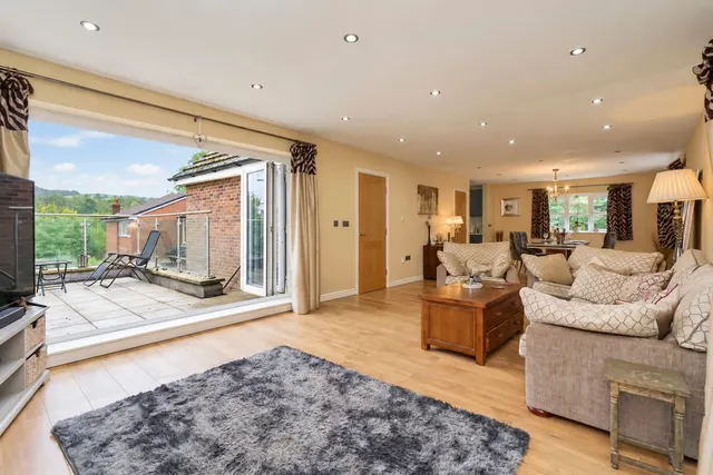 Crosse Hall Lane, Chorley, PR6, photo 2