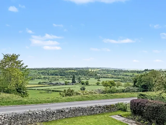 Gallowstree Lane, Upper Mayfield, DE6, photo 2