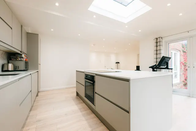 Photo 2 — Robertson Street, Clapham, London, SW8 3TN