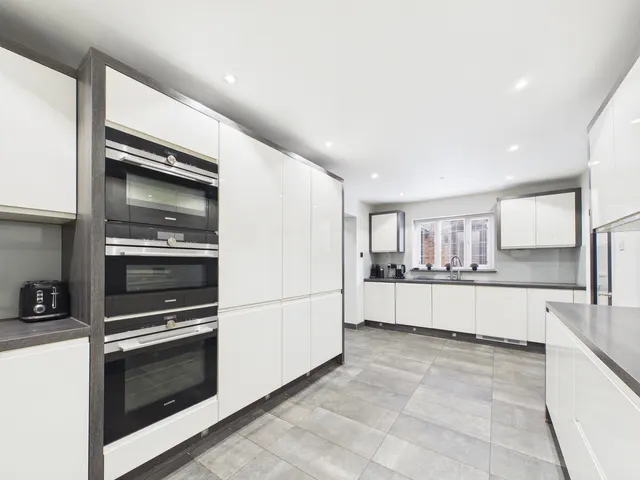 Ivy Place, Lane End, HP14, photo 3