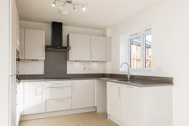 Litchfield Drive, Higham Ferrers, photo 3
