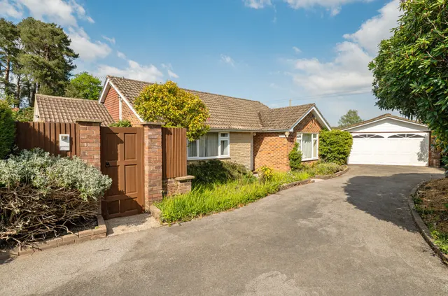 Heath Close, Hindhead, GU26, photo 2