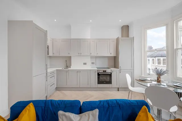 Photo 2 — Fairmount Road, London, SW2 2BL