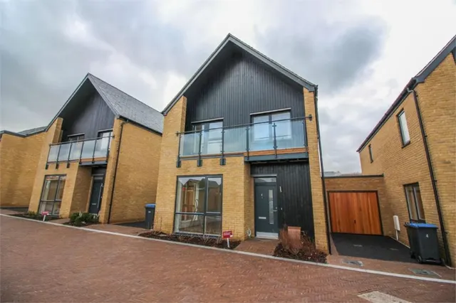 Bullfinch Road, Newhall, CM17, photo 1