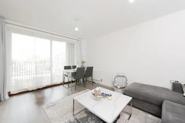 Alderwick Drive, Hounslow, photo 1