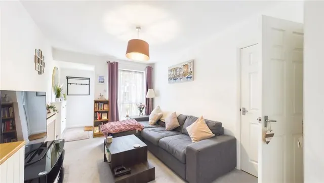 Bluebell Rise, Lightwater, GU18, photo 2