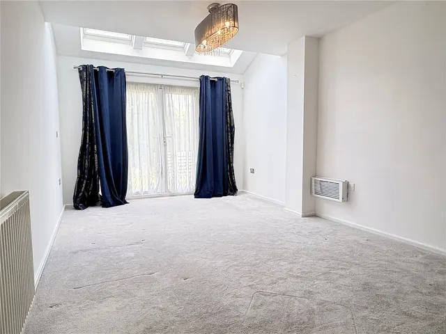 Olive Crescent, Chadderton, OL9, photo 2