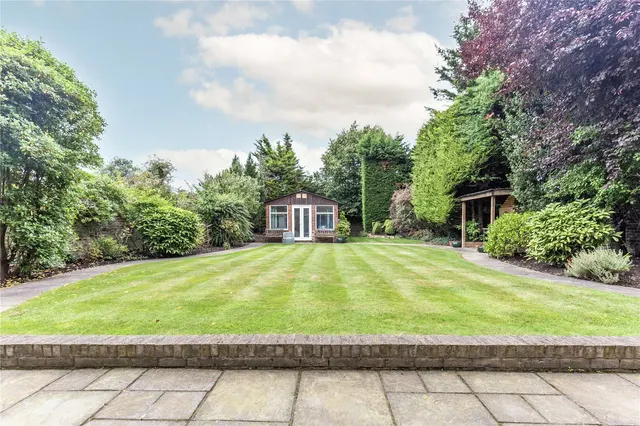 Photo 3 — Hamilton Road, Ealing, W5