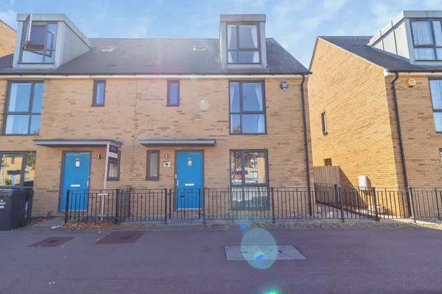 Fen Street, Brooklands, MK10, photo 1