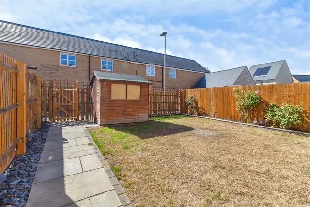 Fen Street, Brooklands, MK10, photo 3