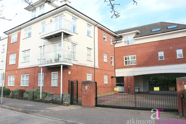 Cockfosters Road, Barnet, Hertfordshire, EN4 0DU, photo 1