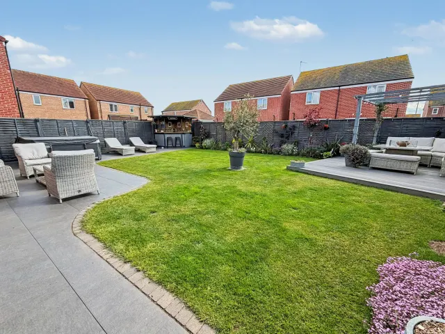 Breeze Close, Bradwell, photo 3