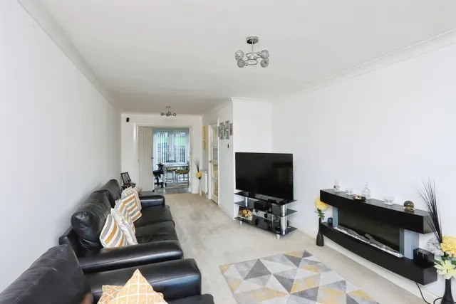 Crispin Drive, Sheffield, S12, photo 2