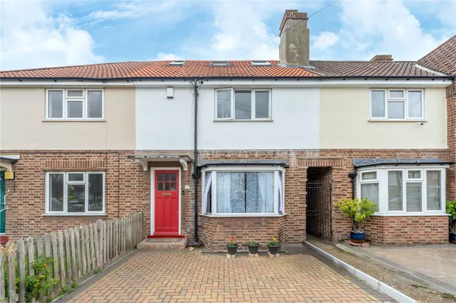 Springfield Road, Whitton, TW2 6LG, photo 1