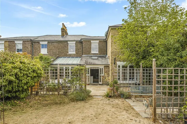Nightingale Road, Hampton, TW12, photo 3