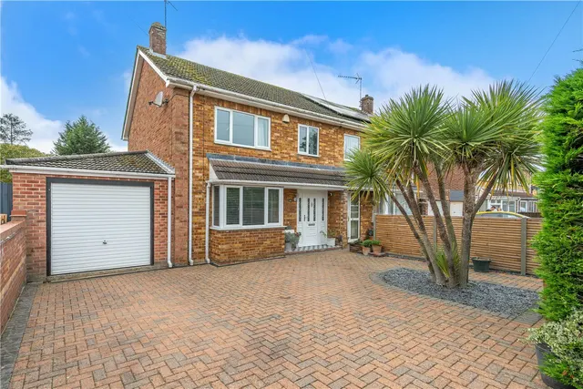 Bristol Avenue, Peterborough, PE4, photo 1