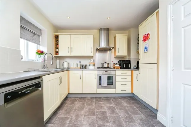 Photo 2 — Thatcham Avenue, Kingsway, Gloucester, Gloucestershire, GL2