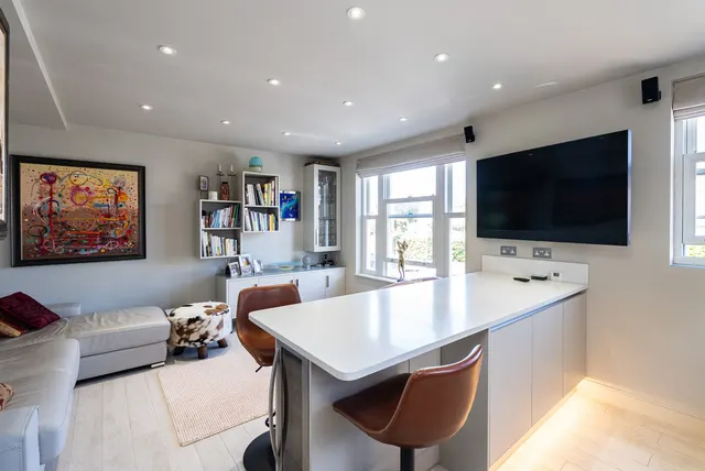 Arundel Road, Dorking, RH4, photo 2