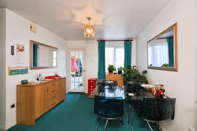 Tovey Close, Nazeing, EN9, photo 2