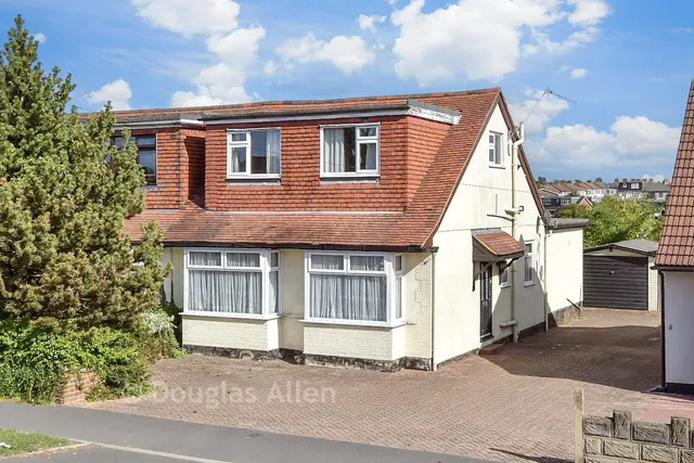 Lodge Lane, Romford, RM5, photo 1