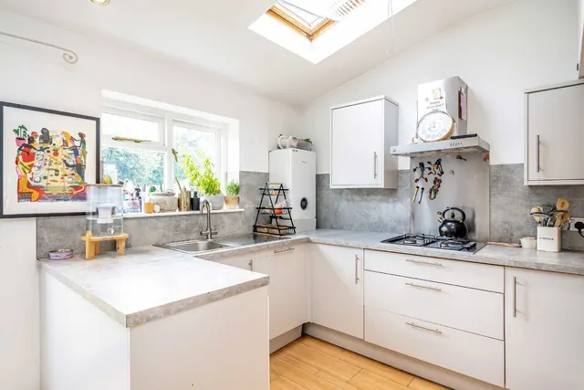 Bushy Park Road, TW11, photo 3