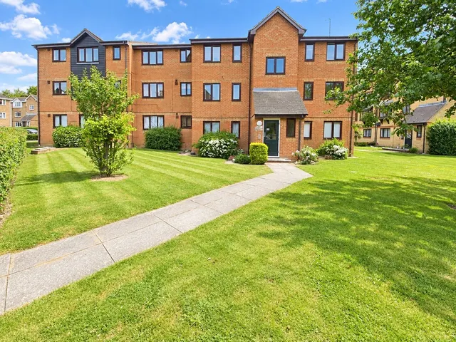 Waterville Drive, Vange, photo 1