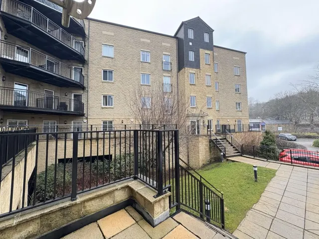 Textile Street, Dewsbury, WF13, photo 1