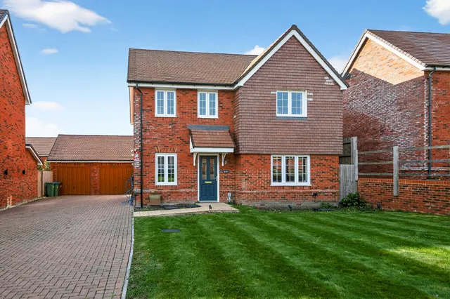 Stoches Close, Aylesbury, HP22, photo 1