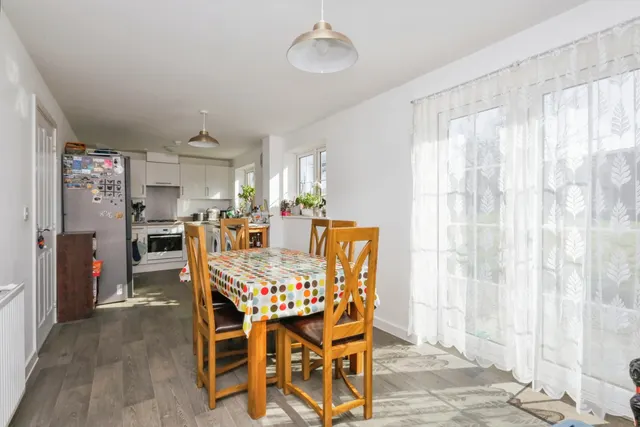 Mallow Drive, Stone Cross, BN24, photo 2