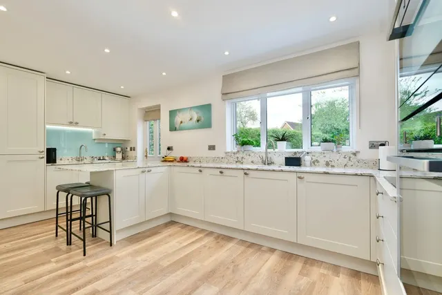 Payn Close, Hemingford Grey, PE28, photo 3