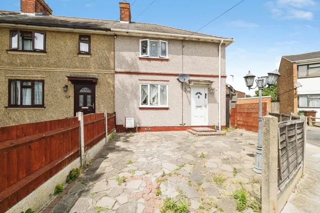 Highland Avenue, Dagenham, RM10, photo 1