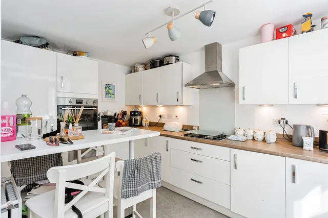 Hamfield Drive, Hassocks, BN6, photo 3