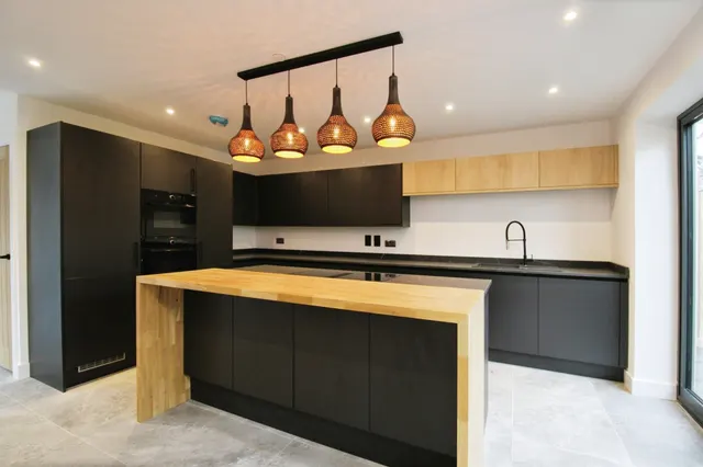 Newport Road, Cardiff, CF3, photo 3