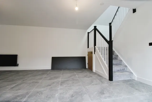 Newport Road, Cardiff, CF3, photo 2