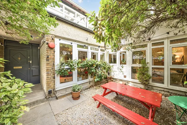 Flaxman Road, SE5, photo 1