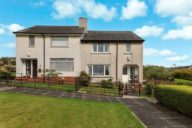Larkfield Road, Greenock, Inverclyde, PA16, photo 1
