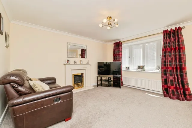 Photo 3 — Glenburn Close, Washington, Tyne and Wear, NE38